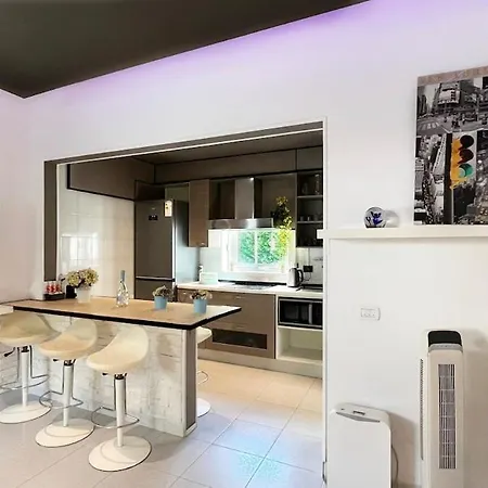 The Ngatchou * Venecia